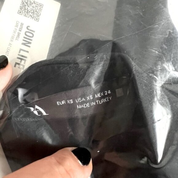 Zara, Women's Flared Pants with Slits - Black. Size: XS (US). NWT. (449) - Picture 6 of 7